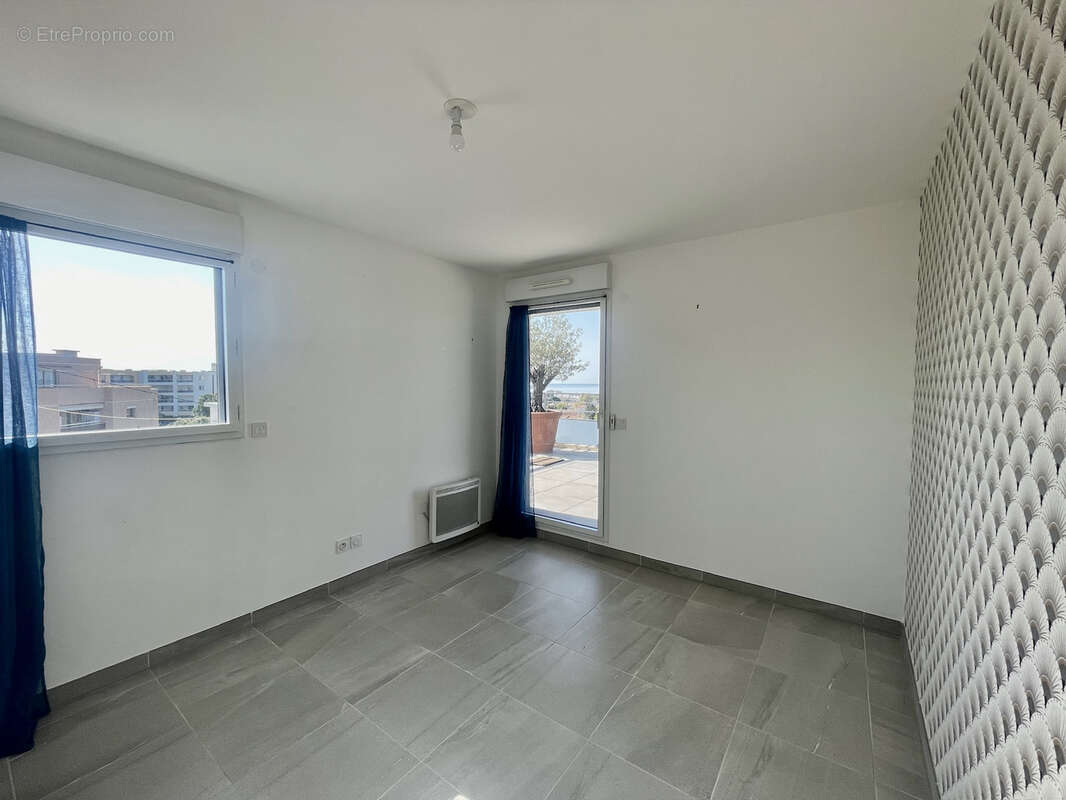 Appartement à SAINT-LAURENT-DU-VAR