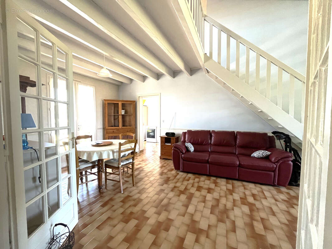 Maison à MESCHERS-SUR-GIRONDE