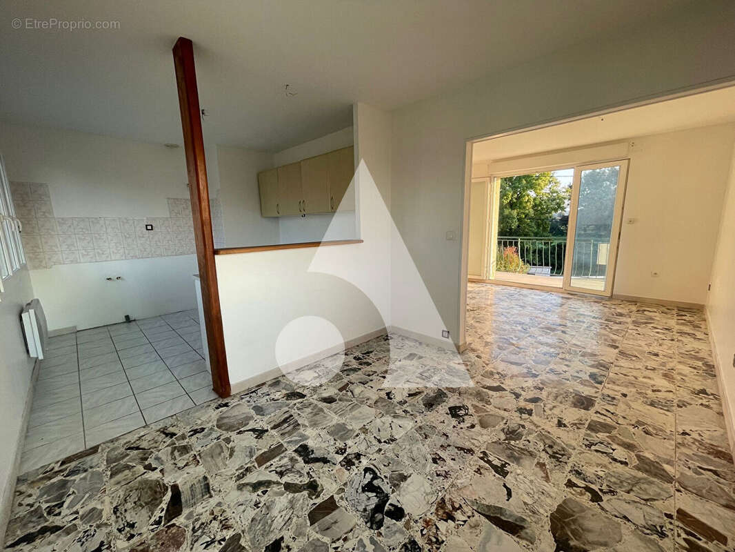 Appartement à REYRIEUX