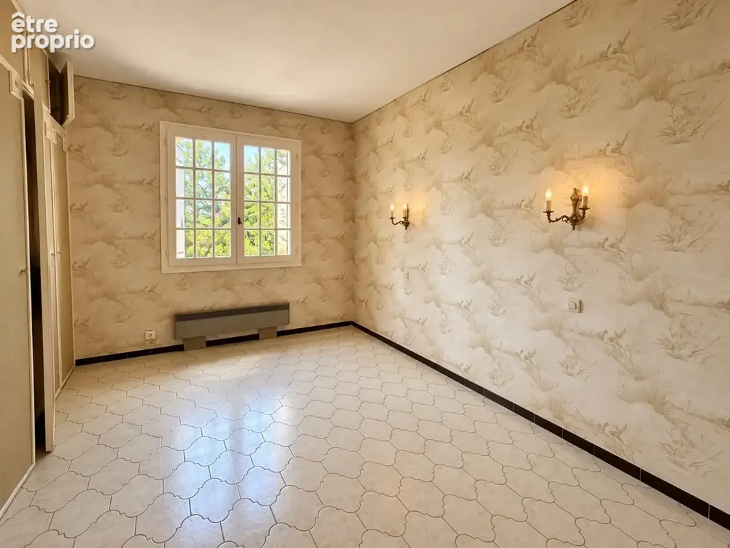 ROGNES  (13) Maison à vendre 105 M2 5 pièces, dépendance 35 m2, Garage Piscine - photo 7