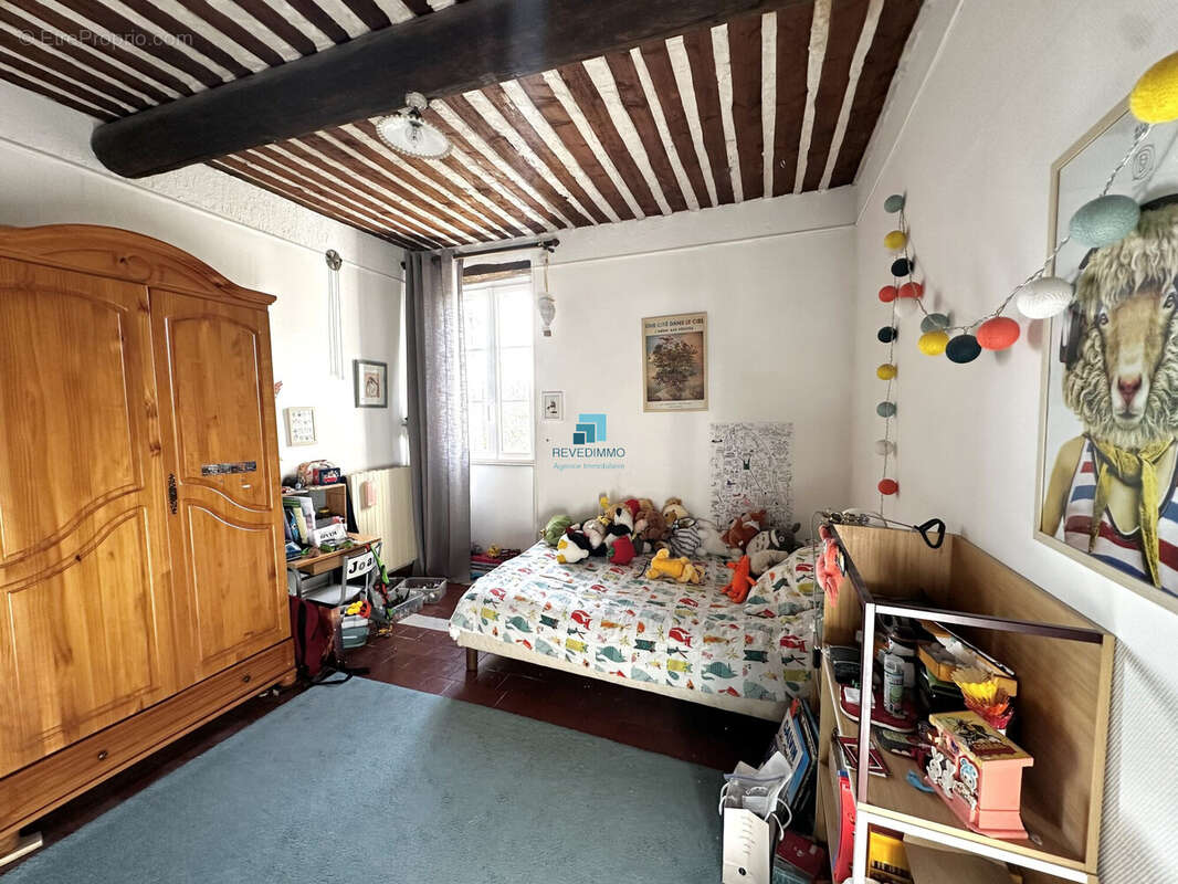 Maison à L'ISLE-SUR-LA-SORGUE