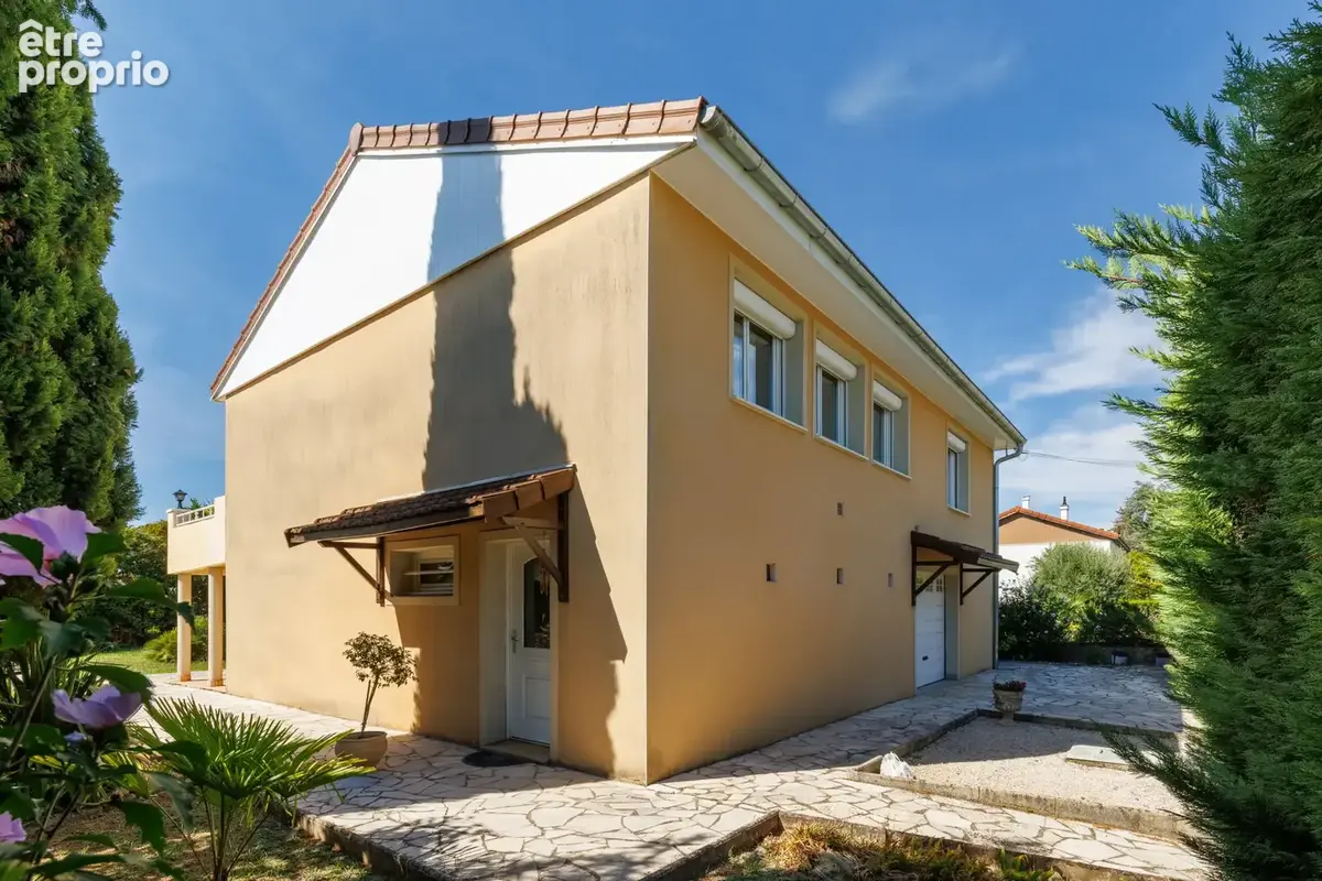 Maison de 152 m2 - sur terrain de 818 m2 - photo 2
