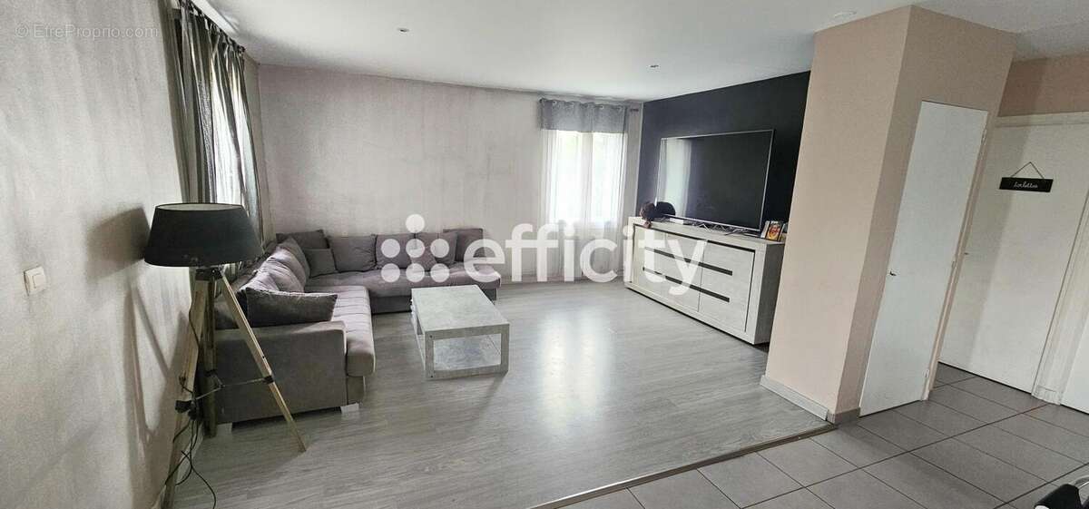 Maison à LE PEAGE-DE-ROUSSILLON