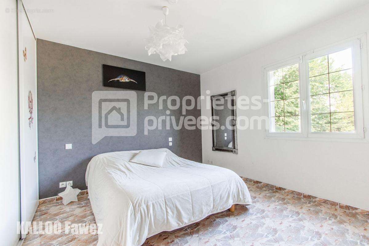 Maison à LE COUDRAY-MONTCEAUX