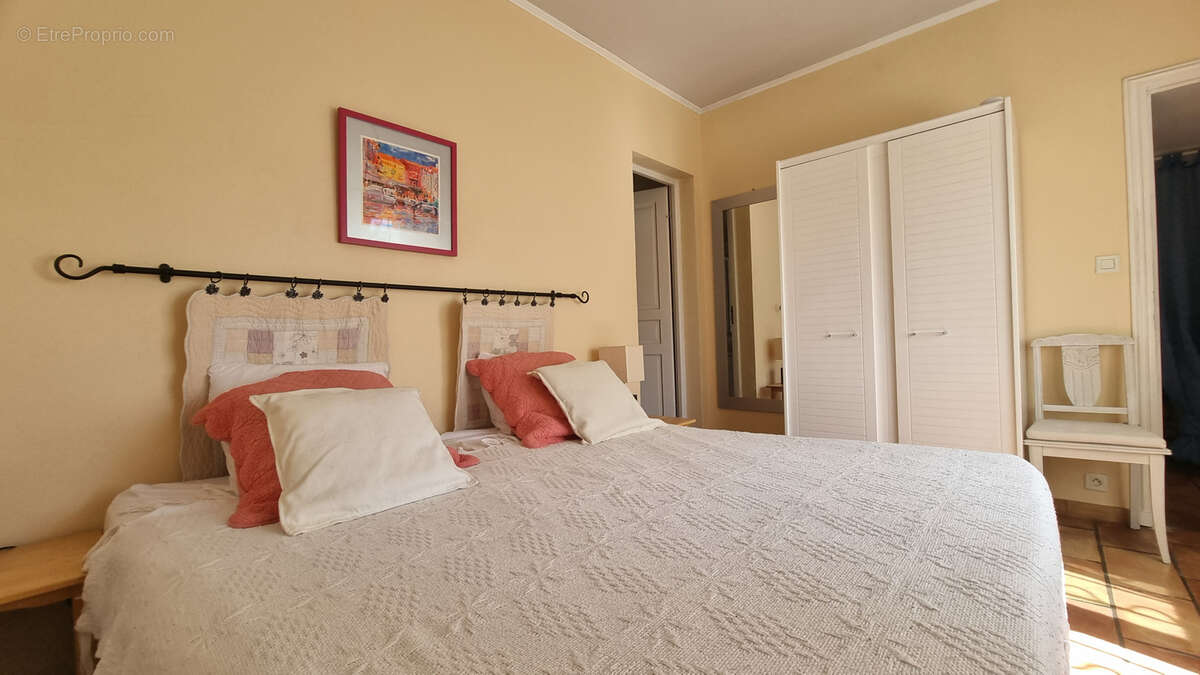 Maison à VILLENEUVE-DE-BERG