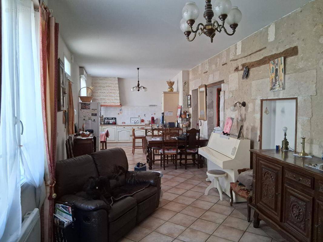 Maison à CHEVANCEAUX