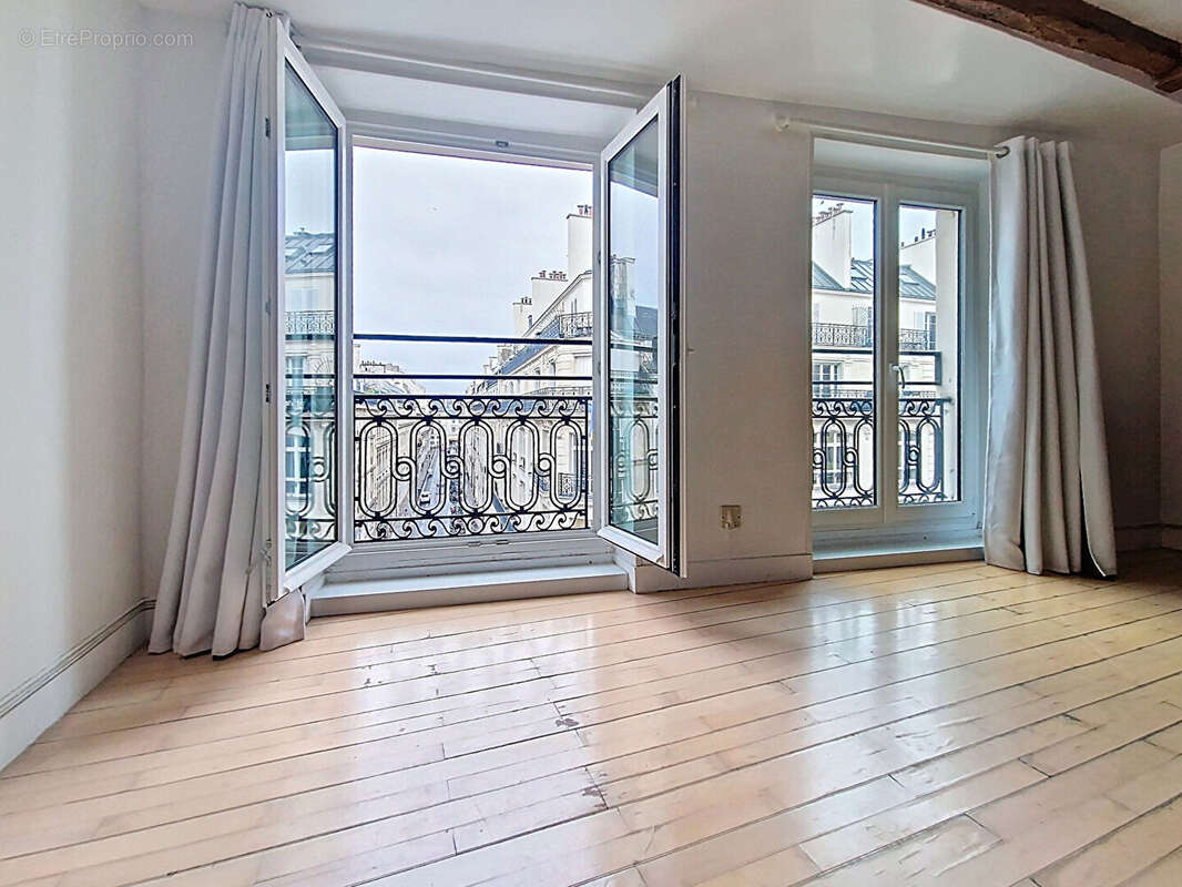 Appartement à PARIS-9E