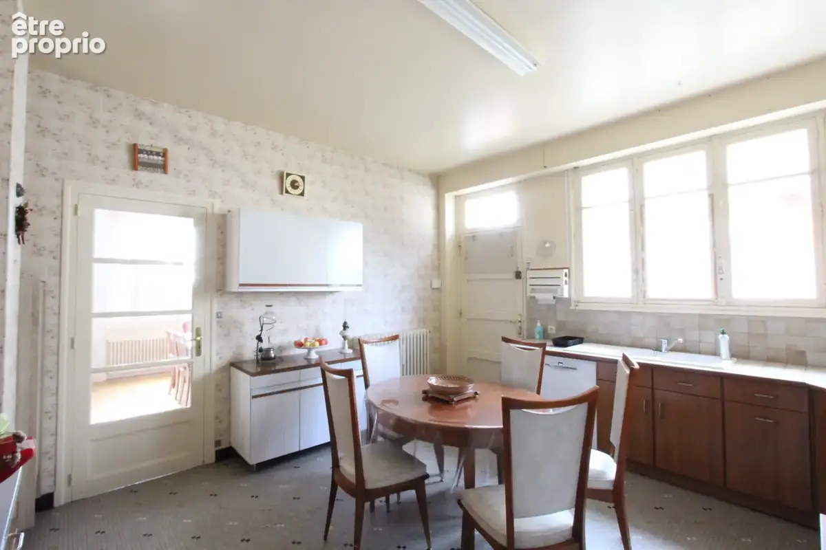 La Charité sur Loire, maison de maître centre-ville - photo 6