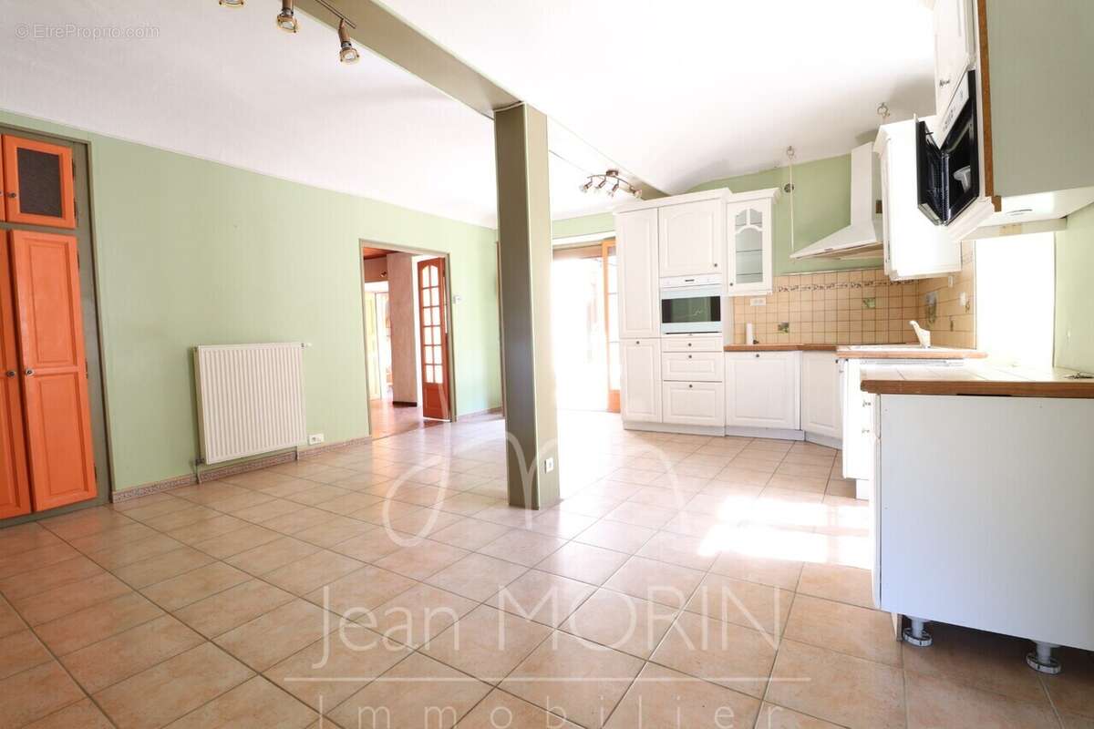 Maison à BEAUCHASTEL