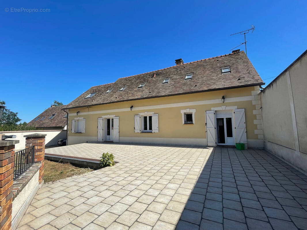 Maison à BONNIERES-SUR-SEINE