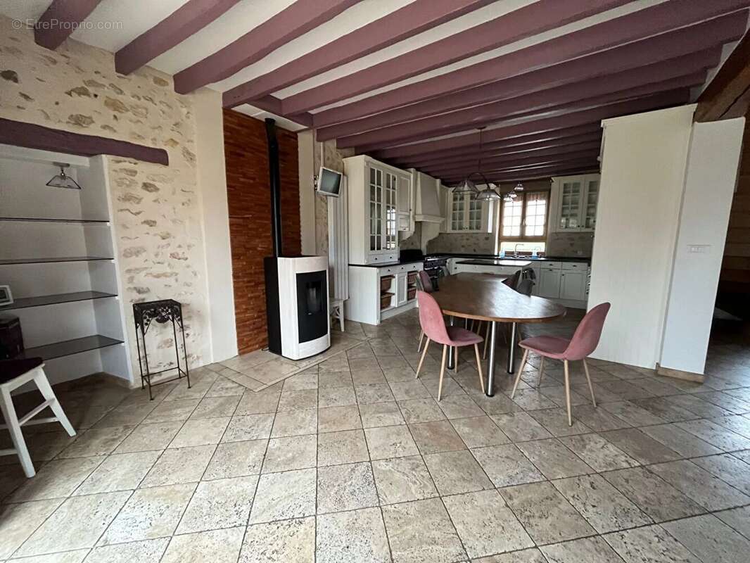 Maison à AUNEAU