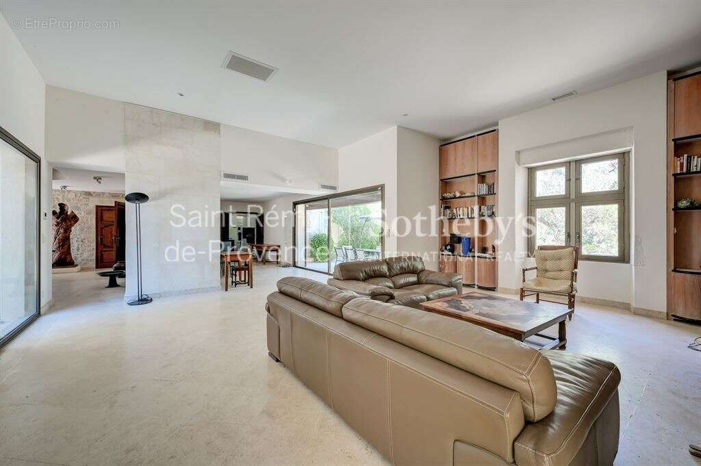 Une maison d'architecte en pierre face aux Alpilles - photo 12