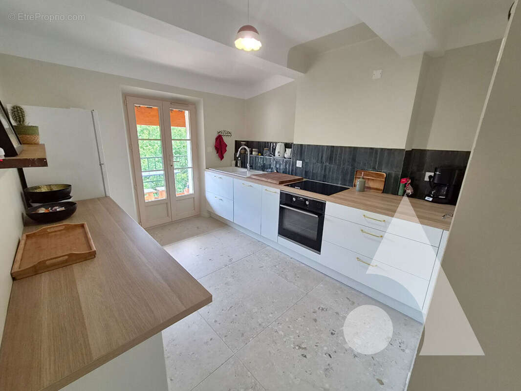 Salernes - Charmant appartement traversant avec terrasse, balcon et cave - photo 8