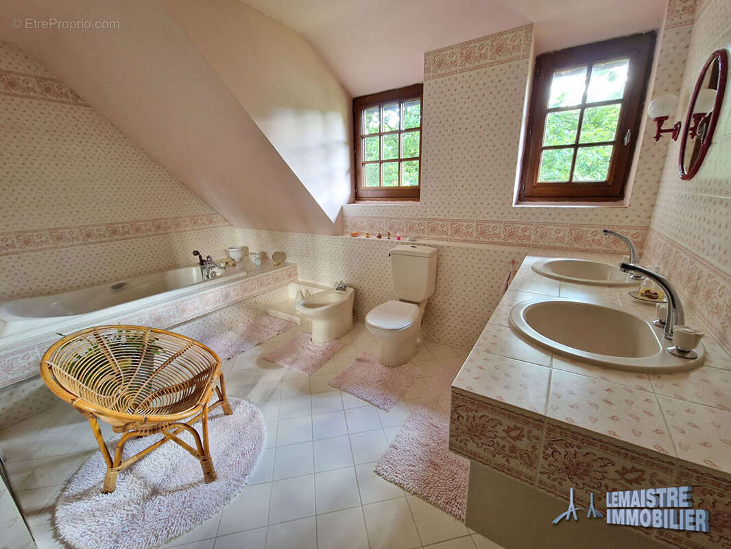 Maison à NOTRE-DAME-DE-GRAVENCHON