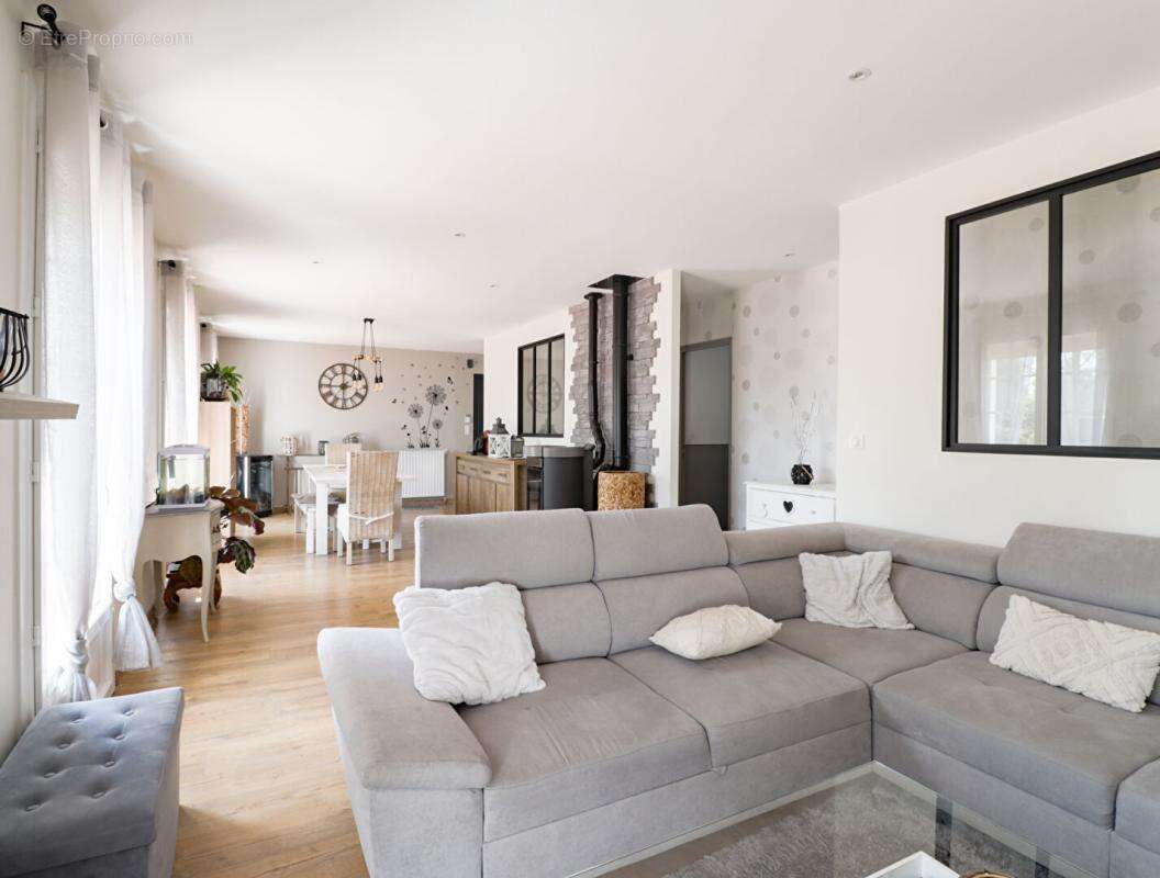 Maison à VIVIERS-LES-MONTAGNES