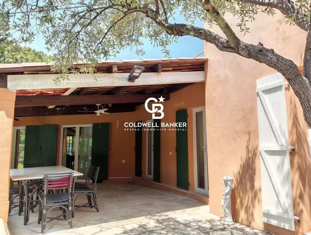 Maison de charme de plain-pied au cœur d'un parc d'oliviers de 5 030 m² - photo 16