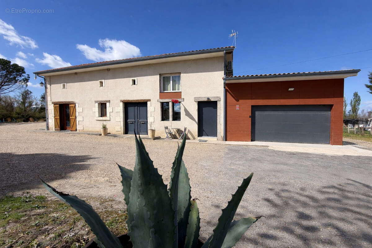 Maison à SAINT-AULAYE