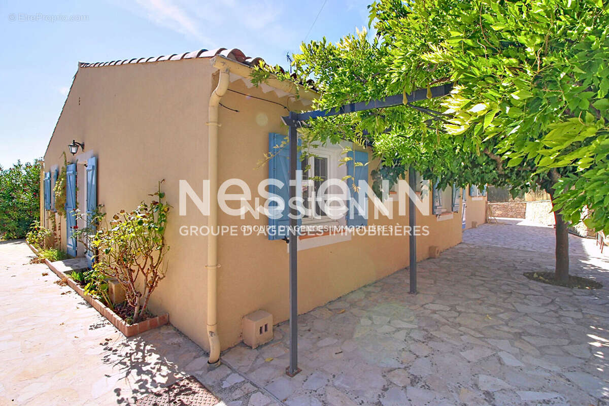 Maison à VILLECROZE