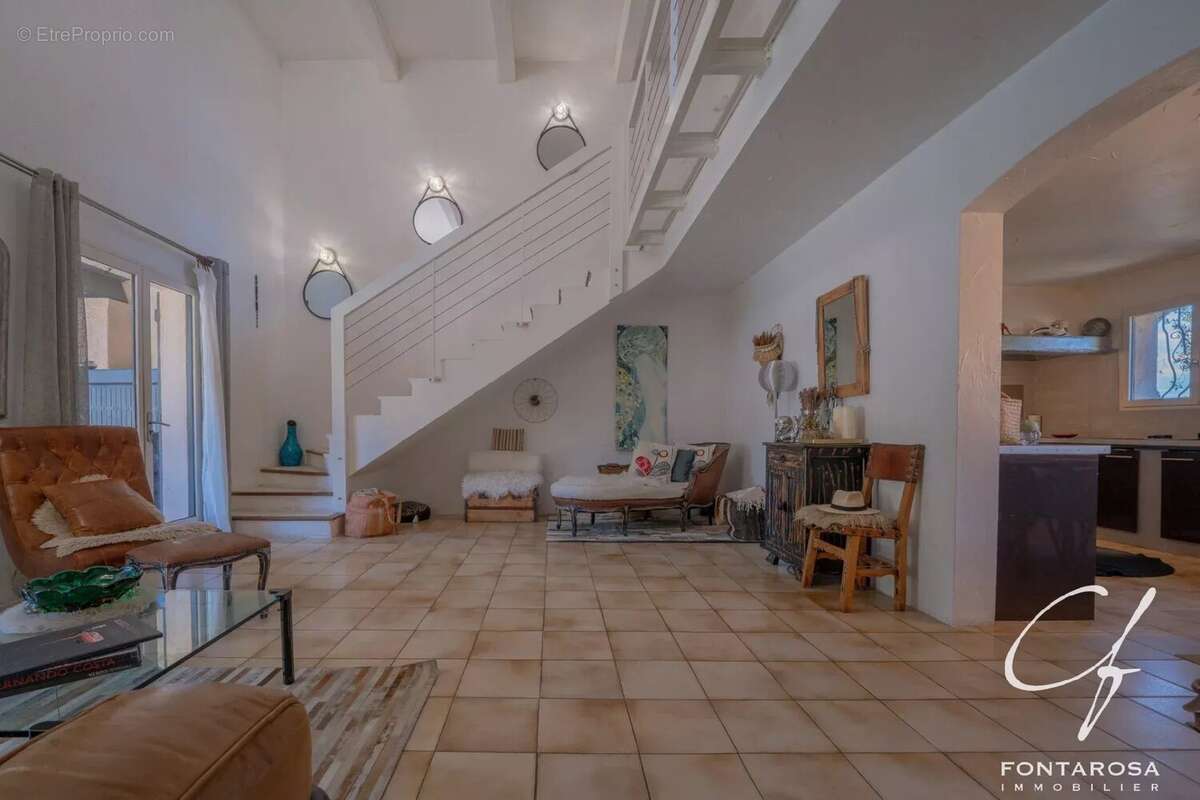 Maison à FREJUS