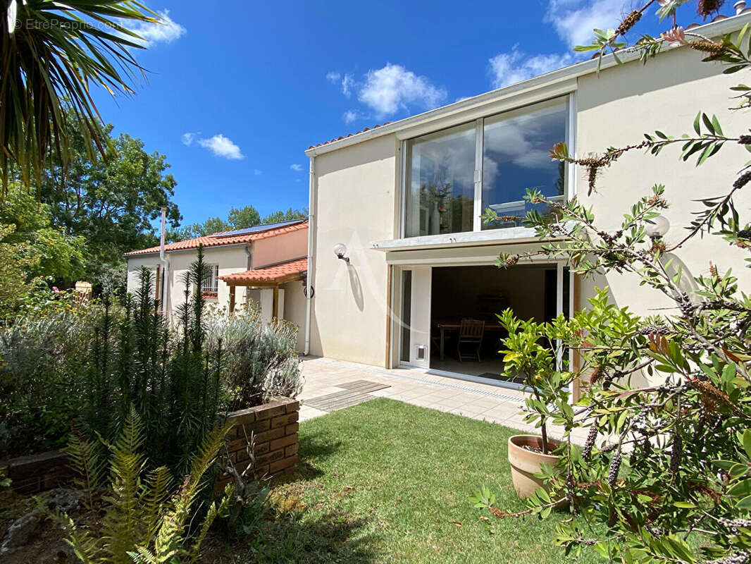 Maison à LE PERRIER