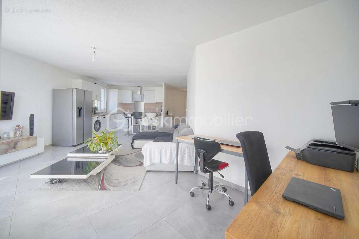 Appartement familial 4 pièces avec terrasse, garage et cave – Secteur Cannes Gourguette - photo 2