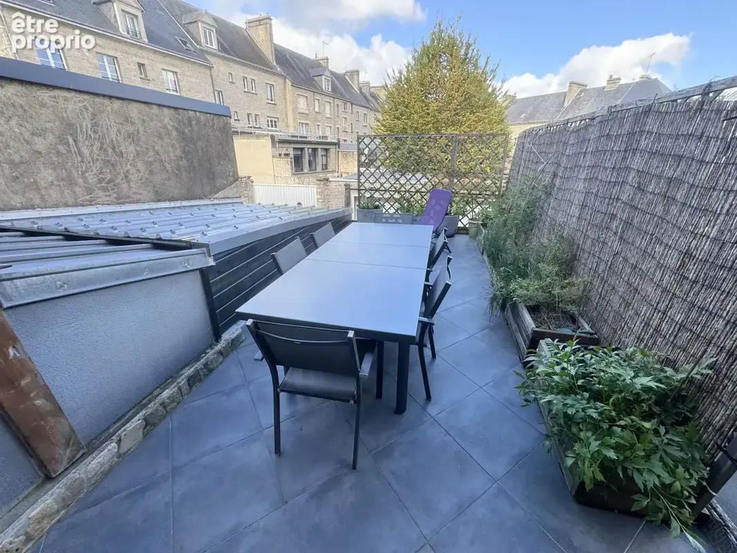 Jolie maison de ville avec 5 chambres, terrasse et stationnement privatif ! - photo 2