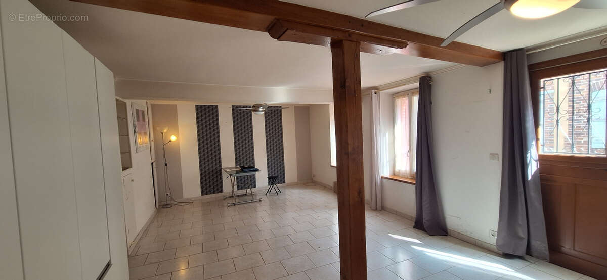 Maison 90m2 environ,au pied des commerces,3 chambres,bureau,garage,atelier,grange,cave,terrain 190m2 - photo 2