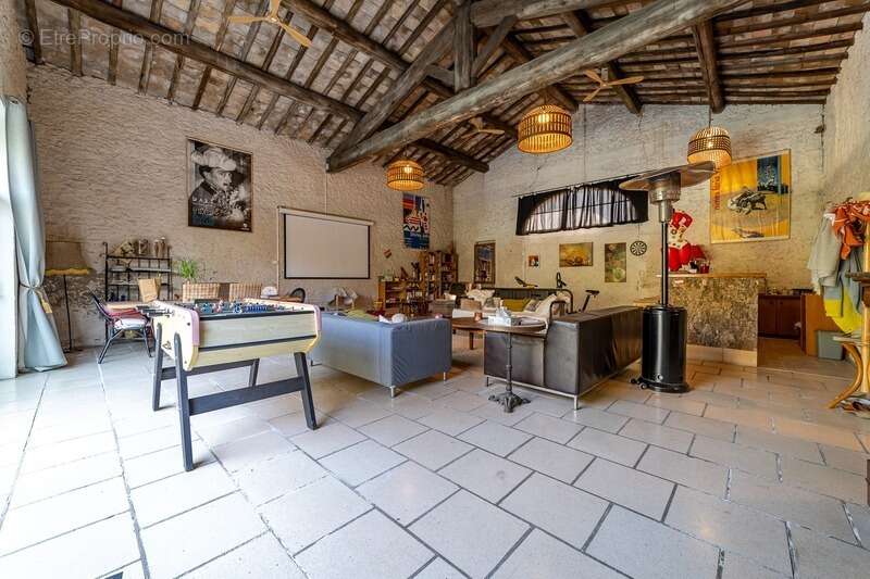Exceptionnel : propriété avec piscine à sommieres, idl pour un projet famillial et/ ou investissement - photo 8
