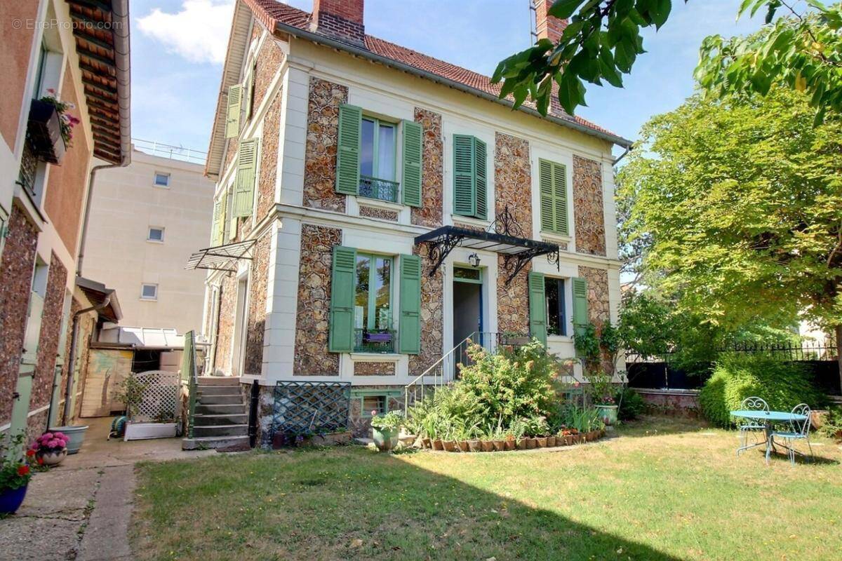 Maison à MAISONS-LAFFITTE