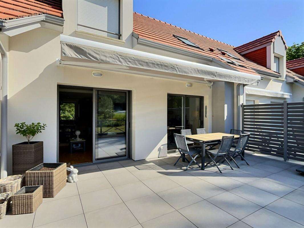 Appartement à NESLES