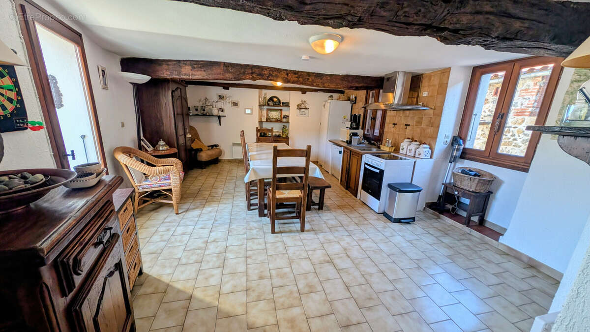 Maison à LAROQUE-DES-ALBERES