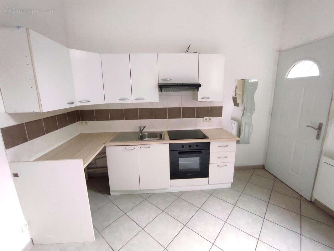   - Appartement à VILLEURBANNE