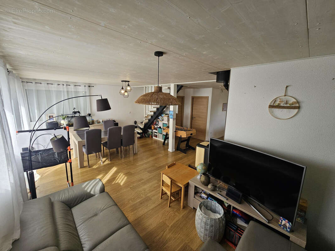 Maison mitoyenne à Etalans - photo 8