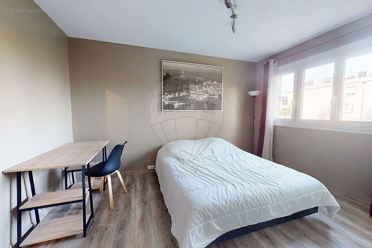 Appartement à SAINT-PRYVE-SAINT-MESMIN