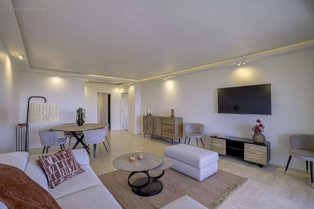 Luxueux Appartement à Cannes Basse Californie, Résidence avec jardin et piscine, vue mer - photo 19