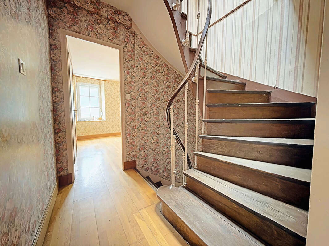 Maison à SIGNY-L'ABBAYE