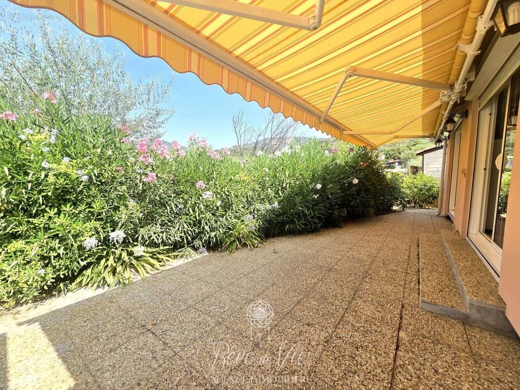 Mas 3 pièces dans résidence avec piscine proche de la plage - photo 2