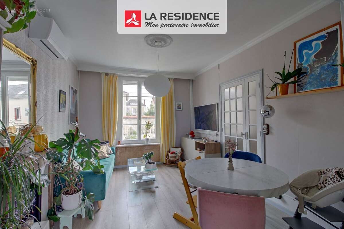 Maison à LES MUREAUX