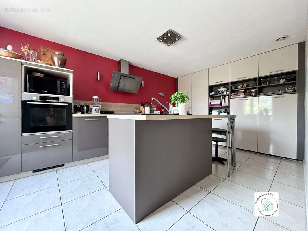Maison 179 m² à Teuillac  - photo 9