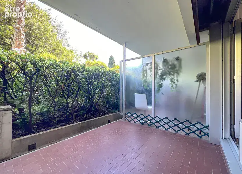 Studio rénové Mas de Tanit idéal investisseur Antibes Juan  - photo 3