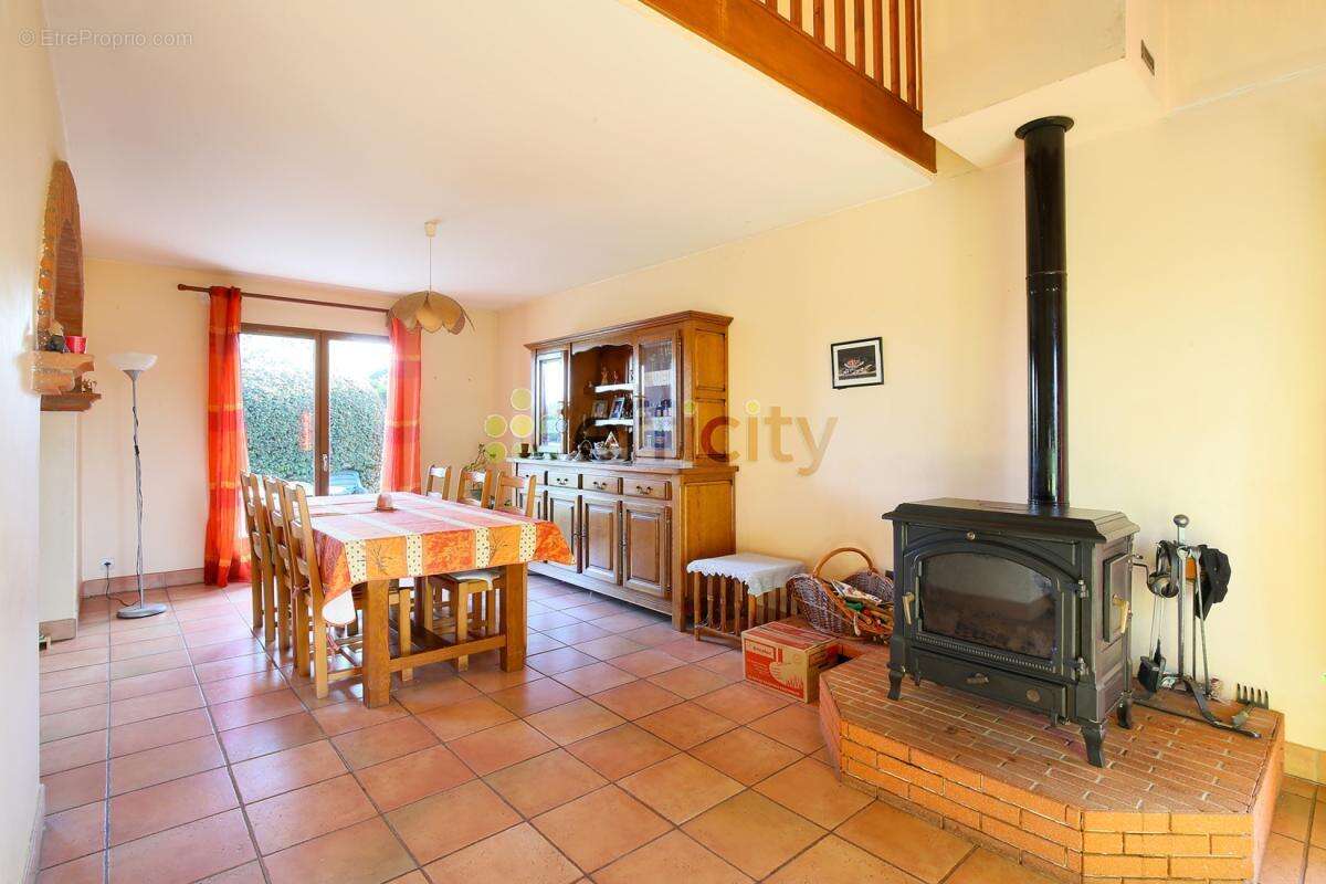 Maison à SAINTE-FOY-D'AIGREFEUILLE