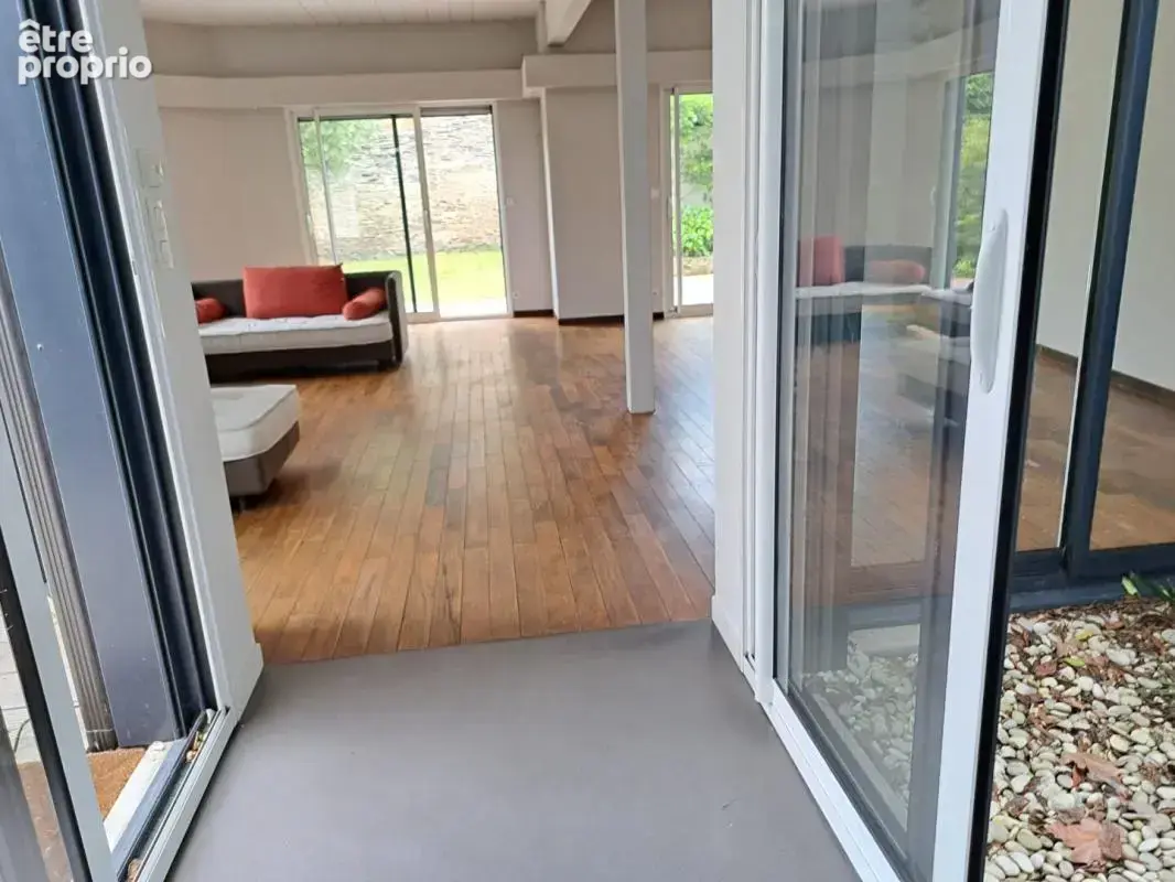 Belle maison angevine avec porche, à proximité immédiate de la Place du Lycée - photo 5