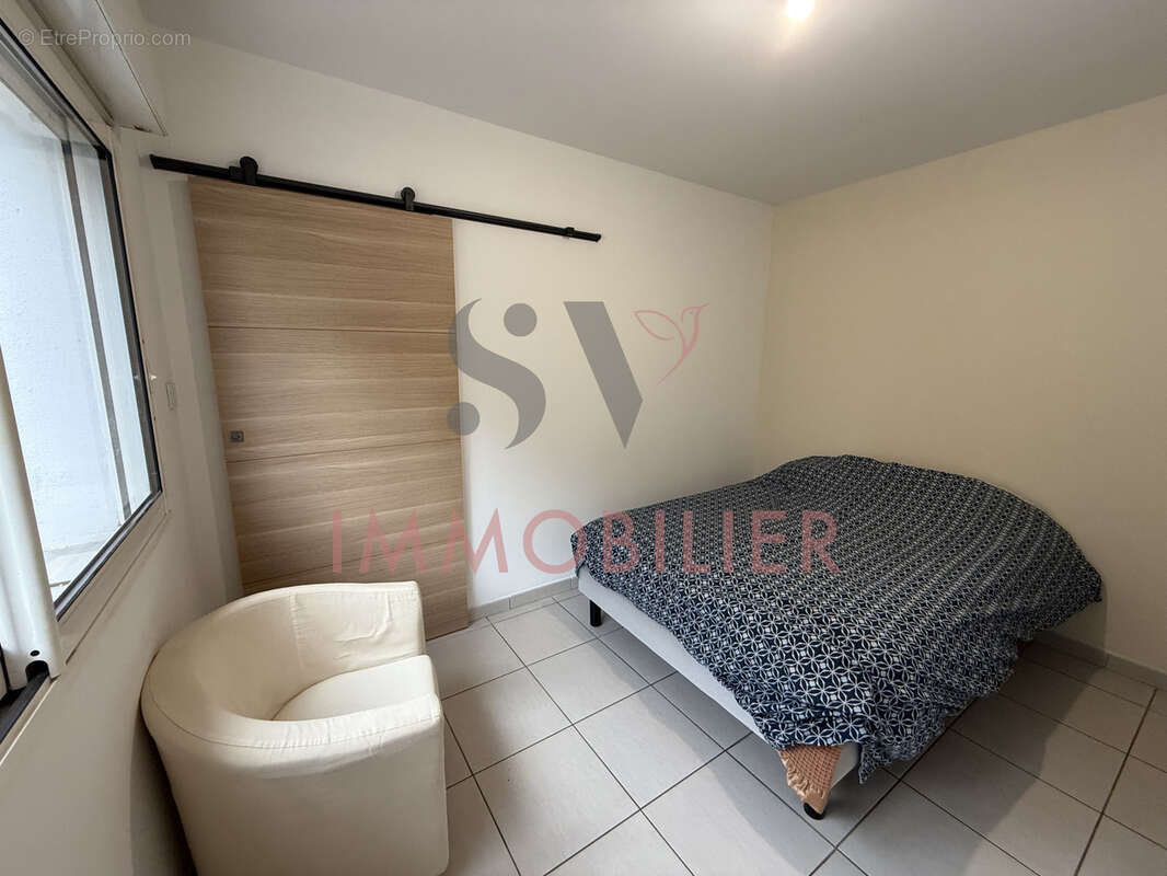 Commerce à CHATEAUNEUF-SUR-ISERE