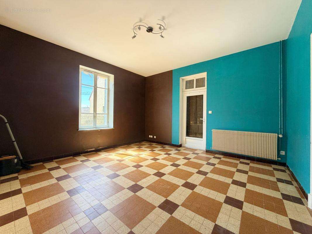 Maison à SAINT-MARCEL