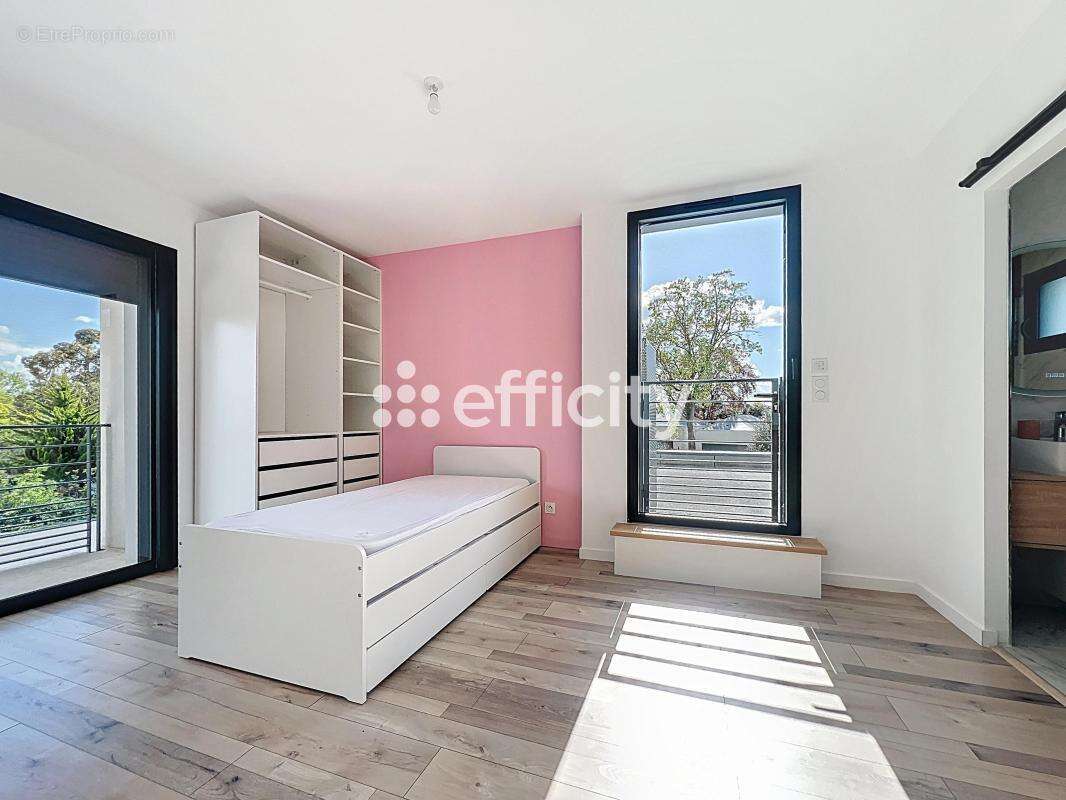 Maison 285 m² à Saint-Cyr-Sur-Loire  - photo 16