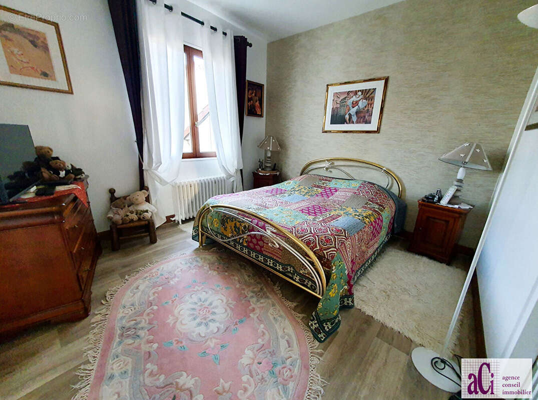 Maison à L'HAY-LES-ROSES