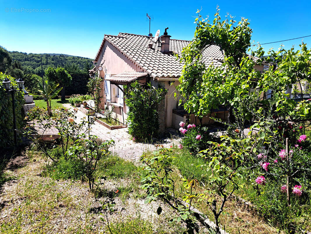 Maison à MALAUCENE