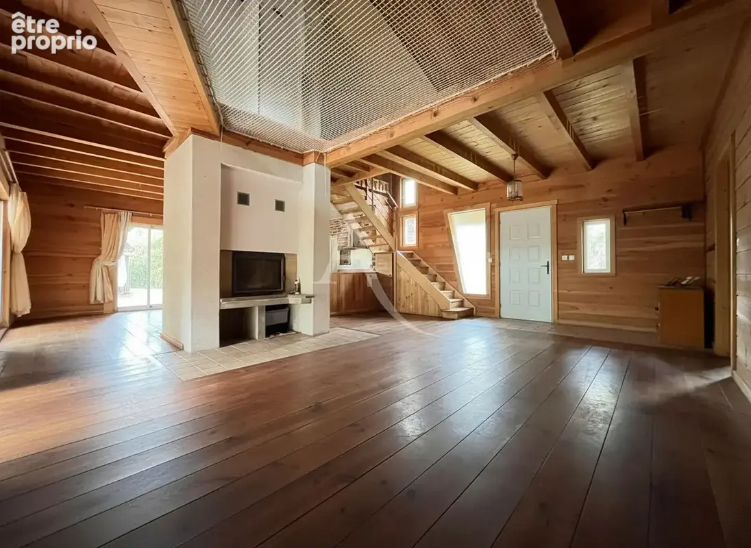 Grande maison familiale de 185m² avec studio indépendant sur plus de 2300m² de terrain ! - photo 2