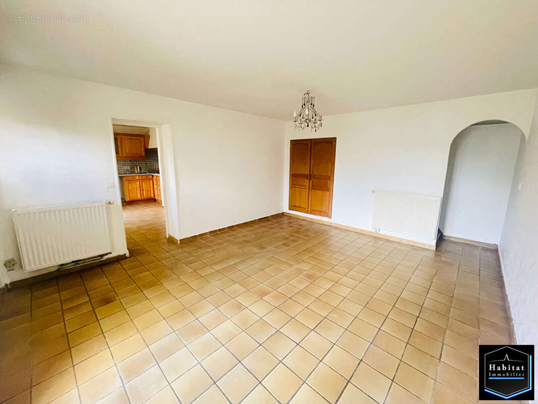 Maison à NANTEUIL-LE-HAUDOUIN