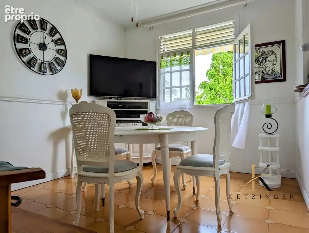 Maison 8 pièces 167 m² à vendre à Saint-Claude (97120) - photo 9